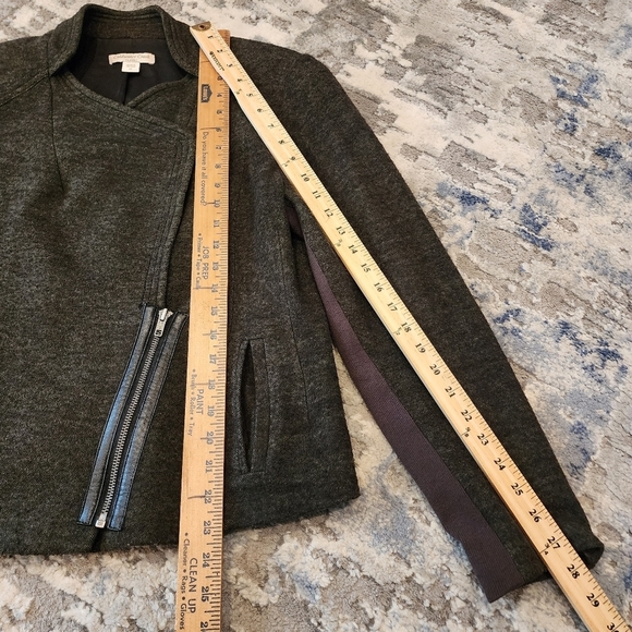 Coldwater Creek wool- blend green asymmetrical zip jacket. Size 12. - Picture 10 of 16